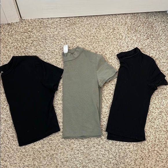 Cropped White, Black and Green Short Sleeve Tees Set - Size Medium / Large - Picture 1 of 9